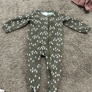 Mebie Baby zip up footies